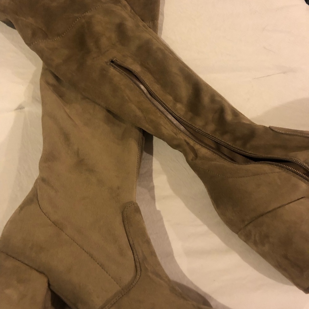 Boots - Picture 2 of 4